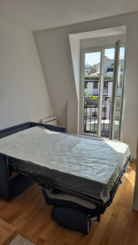 Location
Fully renovated top floor studio with small balcony (loyer tout inclus)