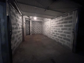 
                                                                                        Location
                                                                                         Garage en sous sol