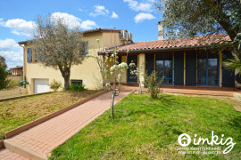 
                                                                                        Vente
                                                                                         Gde Maison T6 au calme à Castelginest