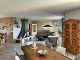 
                                                                                        Vente
                                                                                         GERS PROPRIETE DE CHARME AVEC PISCINE SUR 8 800 M²