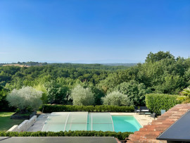 
                                                                                        Vente
                                                                                         GERS PROPRIETE DE CHARME AVEC PISCINE SUR 8 800 M²