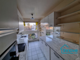 
                                                                                        Vente
                                                                                         Grand 2/3 pièces avec loggia au calme