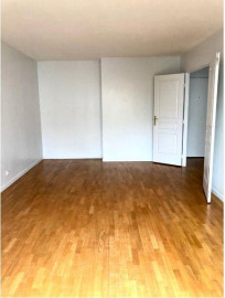 
                                                                                        Location
                                                                                         Grand 2 pièces