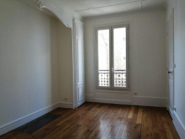
                                                                                        Location
                                                                                         Grand 2 pièces à Paris 14è