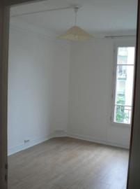 
                                                                                        Location
                                                                                         Grand 2 pièces de 50 m² lumineux & parfait état