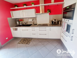 
                                                                                        Vente
                                                                                         Grand 3 pièces de 88 m² avec garage et ascenseur