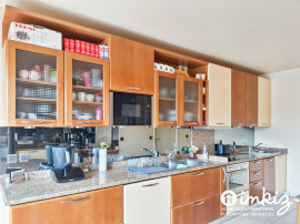 
                                                                                        Vente
                                                                                         Grand 4 pièces dernier étage avec 3 balcons