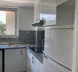
                                                                                        Location
                                                                                         Grand appartement 2 pièces à Paris XVII