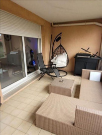 
                                                                                        Location
                                                                                         Grand appartement 2 pièces Aix-en-Provence