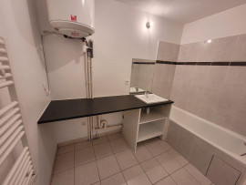 
                                                                                        Location
                                                                                         Grand appartement avec jardin de 142 m2