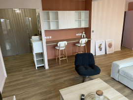 
                                                                                        Location
                                                                                         Grand Appartement centre-ville