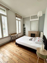 
                                                                                        Colocation
                                                                                         Grand appartement colocation  WiFi et TV inclus