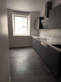 
                                                                                        Location
                                                                                         Grand Appartement F4 proche centre-ville