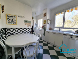 
                                                                                        Vente
                                                                                         Grand appartement Familial 5 chambres dernier étage