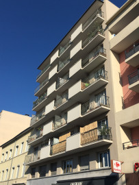 
                                                                                        Vente
                                                                                         Grand Appartement lumineux et traversant - Grand Clement