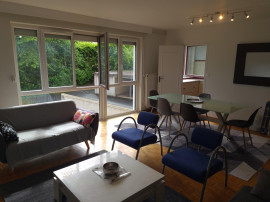 
                                                                                        Location
                                                                                         Grand appartement  meublé ,3 chambres, bien situé.