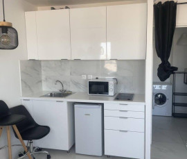 
                                                                                        Location
                                                                                         Grand F1 35m² meublé Évry refait à neuf