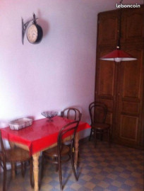 
                                                                                        Location
                                                                                         Grand F1 meublé 43 m2 pour étudiant