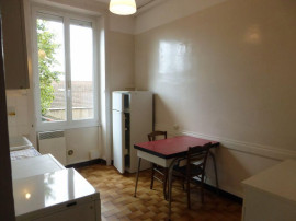 
                                                                                        Location
                                                                                         Grand F1 traversant 38 m2
