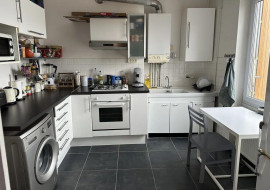 
                                                                                        Location
                                                                                         Grand F2 60m² lumineux et en parfait état