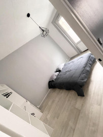 
                                                                                        Location
                                                                                         Grand F2 meublé