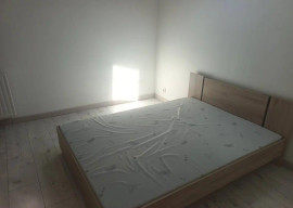 
                                                                                        Location
                                                                                         Grand F5 meublé 93m² en duplex, refait à neuf