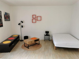 
                                                                                        Location
                                                                                         Grand studio 28m² meublé + parking