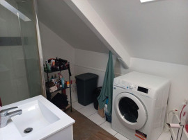 
                                                                                        Location
                                                                                         Grand studio 30m2 en très bon état avec jardin