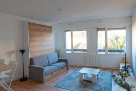 
                                                                                        Location
                                                                                         Grand studio 31m² proche St Gènes +parking