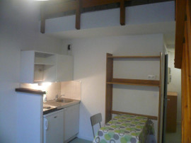
                                                                                        Location
                                                                                         Grand studio duplex entre Grenoble