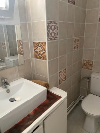 
                                                                                        Location
                                                                                         Grand studio en plein centre-ville