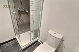 
                                                                                        Vente
                                                                                         Grand studio entrée privative proche du métro