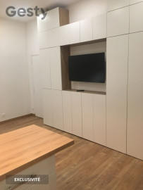 
                                                                                        Vente
                                                                                         Grand studio idéalement placé