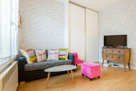 
                                                                                        Location
                                                                                         Grand studio idéalement situé très lumineux