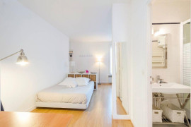 
                                                                                        Location
                                                                                         Grand studio idéalement situé très lumineux