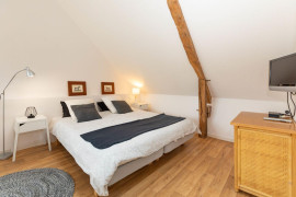 
                                                                                        Location
                                                                                         Grand studio lumineux équipé prêt a vivre au calme