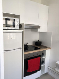 
                                                                                        Location
                                                                                         Grand studio meublé 34,55 m² – lumineux, avec lit