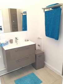 
                                                                                        Location
                                                                                         Grand studio meublé 34,55 m², lumineux, baignoire
