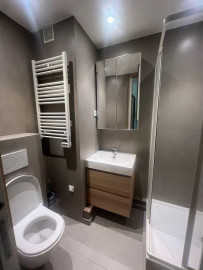 
                                                                                        Location
                                                                                         Grand studio meublé et entièrement rénové 19m²