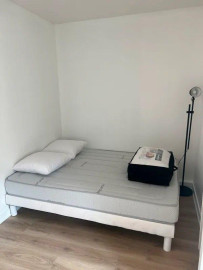 
                                                                                        Location
                                                                                         Grand studio meublé et rénové 32m² Jules Vernes