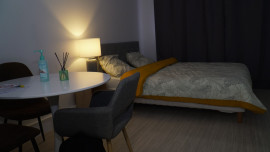 Location
GRAND STUDIO MEUBLE (loyer tout inclus)