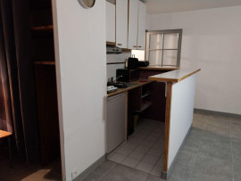 
                                                                                        Location
                                                                                         Grand studio meublé refait à neuf 35m²