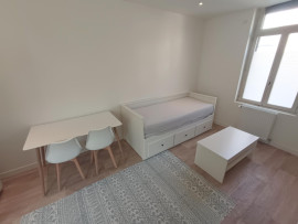 
                                                                                        Location
                                                                                         Grand studio meublé tout inclus