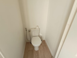 
                                                                                        Location
                                                                                         Grand studio meublé tout inclus