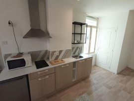 
                                                                                        Location
                                                                                         Grand studio meublé tout inclus