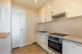 
                                                                                        Location
                                                                                         Grand studio Paris 14e, Porte d’Orléans