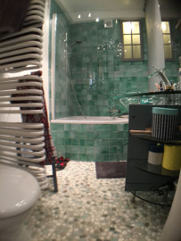 Location
Grand studio Paris Montparnasse avec parking et balcon (loyer tout inclus)