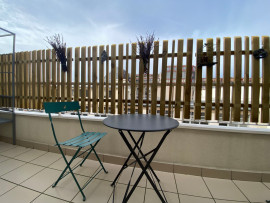Location
Grand studio Paris Montparnasse avec parking et balcon (loyer tout inclus)