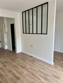 
                                                                                        Location
                                                                                         Grand studio refait à neuf 18 ème résidentiel