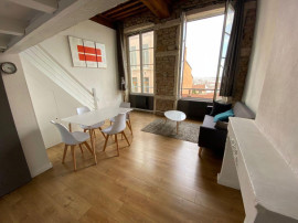 
                                                                                        Location
                                                                                         Grand studio rénové 24m² +13m² en mezzanine